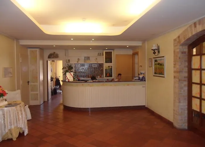 فندق Fattoria Cerreto 3*