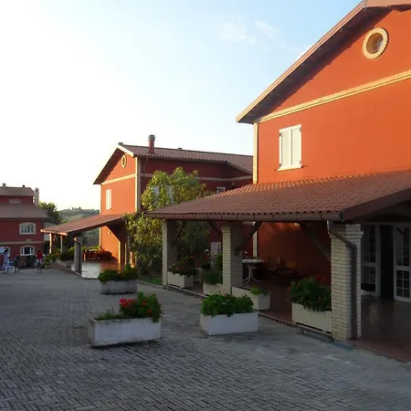 Hotel Fattoria Cerreto 3*
