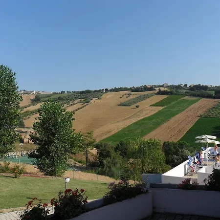 Szálloda Fattoria Cerreto Mosciano SantʼAngelo