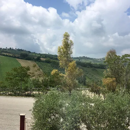 Fattoria Cerreto Szálloda Mosciano SantʼAngelo